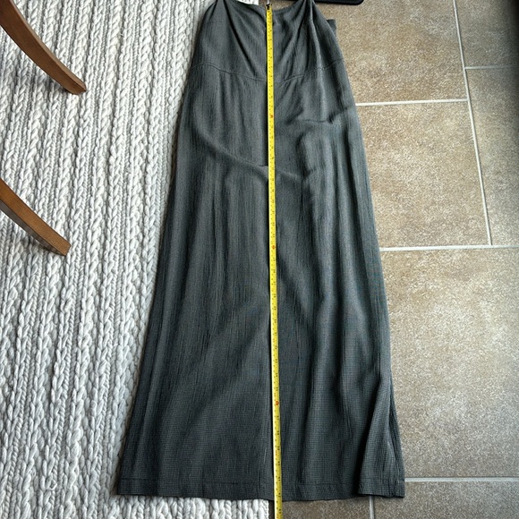 Express Sz 1-2 dress, adjustable straps, 3 buttons and slit - Picture 10 of 16